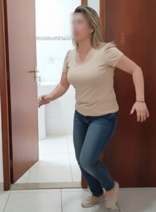 Foto 4 do Conto erotico: Um com Xixizinho dela no banheiro antes da transa