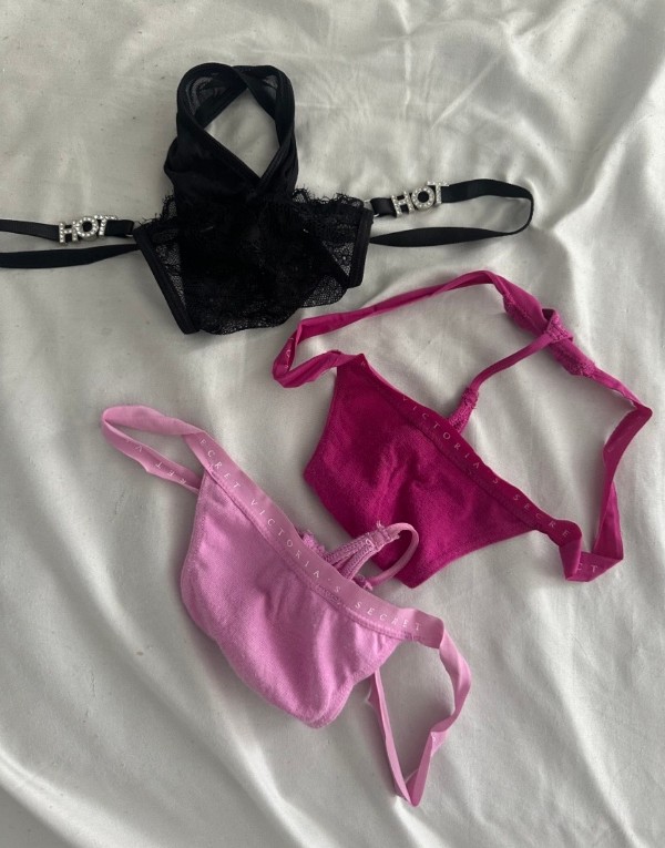 Foto 1 do Conto erotico: Estou doidinha pra ser uma cadelinha de uma mulher dom ou de um macho dominador