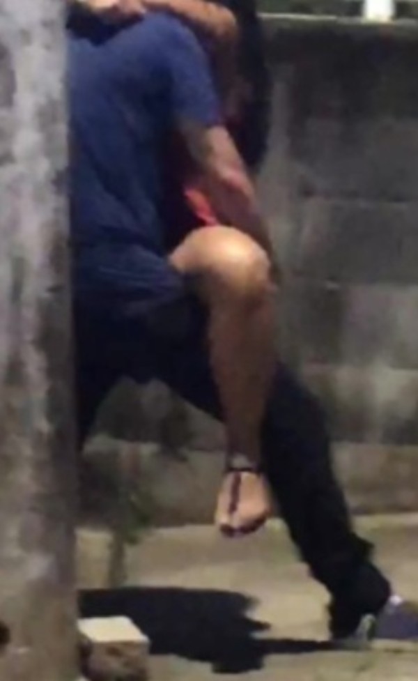 Foto 1 do Conto erotico: A garota promiscua - Um carnaval em Salvador Part3.