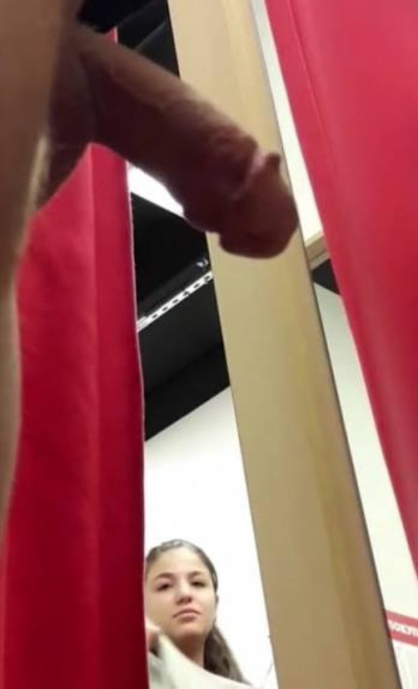 Foto 1 do Conto erotico: Exibindo no provador da loja