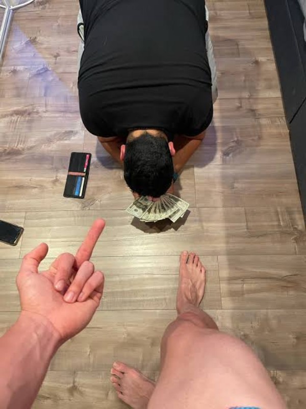 Foto 1 do Conto erotico: Moleque alfa - um conto findom parte 4