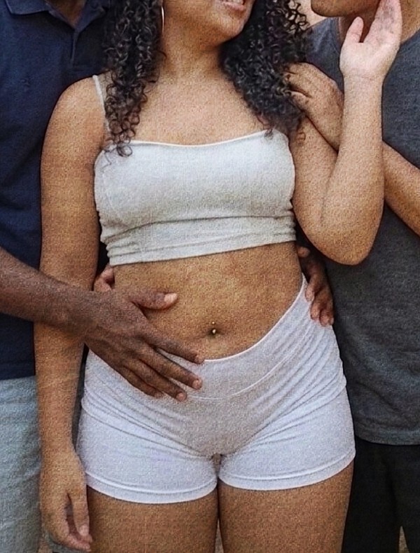 Foto 1 do Conto erotico: O Álibi de Juliane: Branco, Negro e o Delírio da Casa Vazia