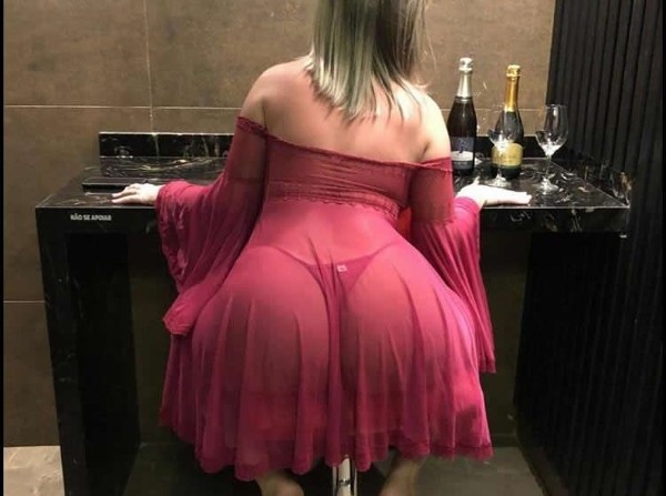 Foto 2 do Conto erotico: Desvirginando o filho de 18 aninhos de minha melhor amiga