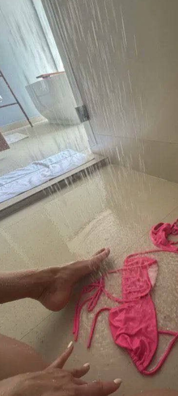 Foto 3 do Conto erotico: To muita feliz que minha filha vem passar a páscoa comigo e o Esso