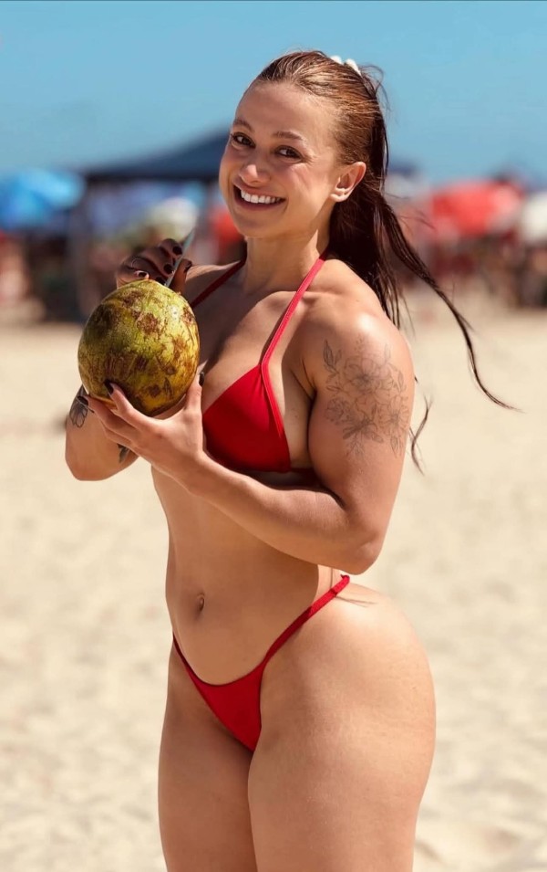 Foto 4 do Conto erotico: TEMA - JHU 146 - A VIAGEM DE RETORNO A LONDRES.