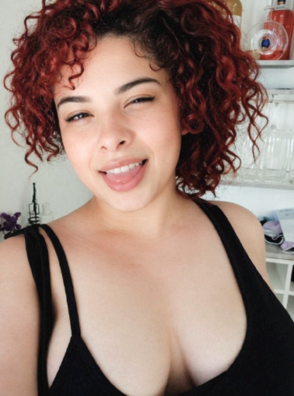 Foto 1 do Conto erotico: Como macetei a novinha gordinha da festa!