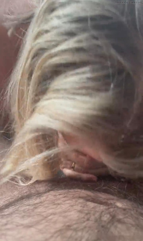 Foto 1 do Conto erotico: Consegui um amigo pra comer minha mãe