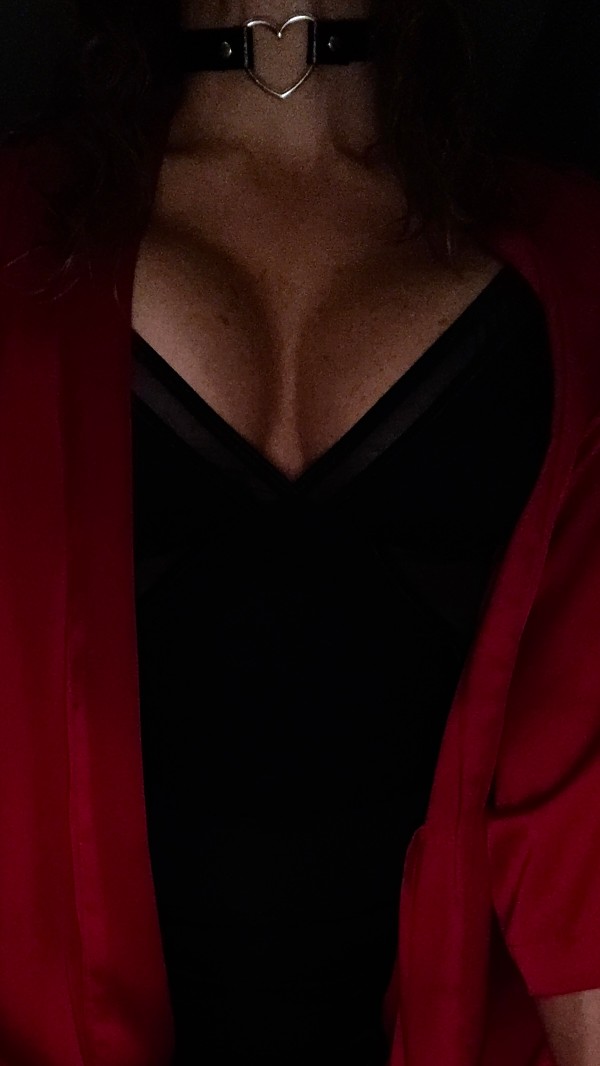 Foto 2 do Conto erotico: O mundo vai acabar, e ela só quer dançar!