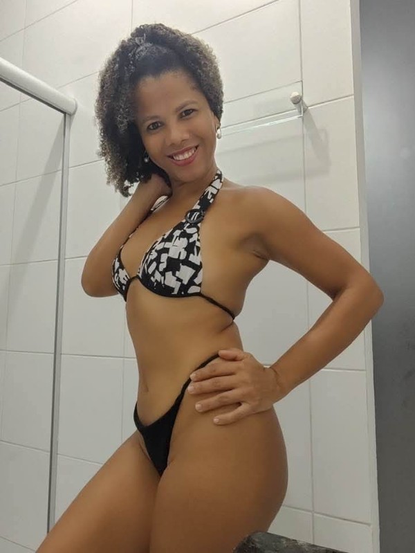 Foto 5 do Conto erotico: TEMA - 149 - A MINHA LINDA JHU