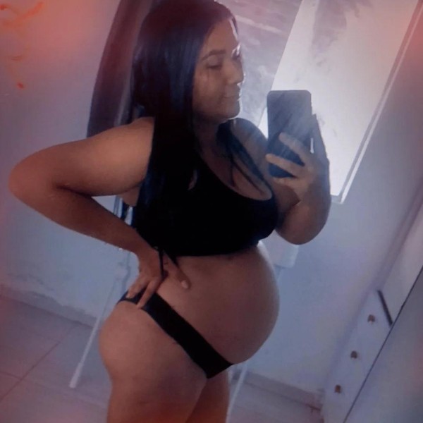 Foto 1 do Conto erotico: Transando com a mulher grávida do bebum da vila