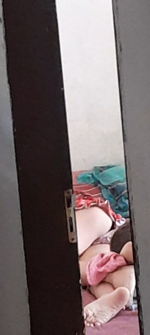 Foto 2 do Conto erotico: Minha entiadinha tem tesão na minha filha.