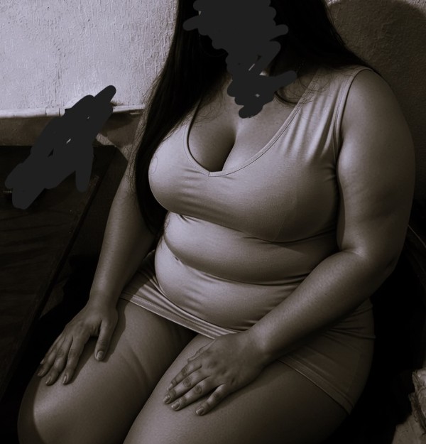 Foto 1 do Conto erotico: A Massagem que Meu Marido Nunca Pode Descobrir