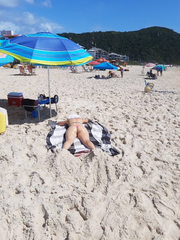 Foto 2 do Conto erotico: Minha esposa exibindo tattoo de hotwife