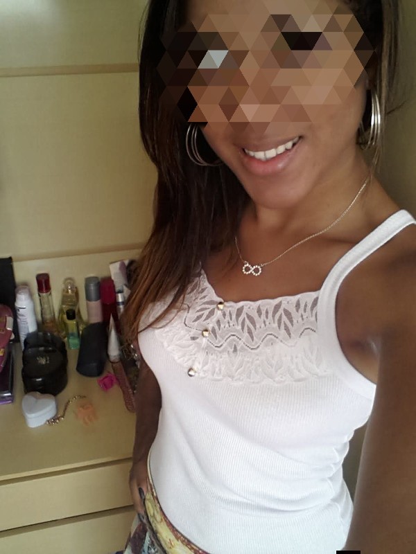 Foto 1 do Conto erotico: Sabrina a novinha boqueteira