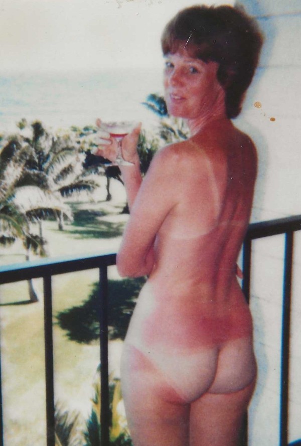 Foto 1 do Conto erotico: Me learning to be naked and modeling nude for art schools.