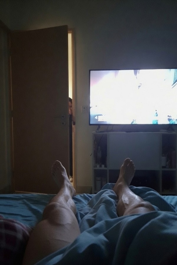 Foto 1 do Conto erotico: Sogra me flagrou assistindo pornô. Brincadeiras picantes entre sogra e genro