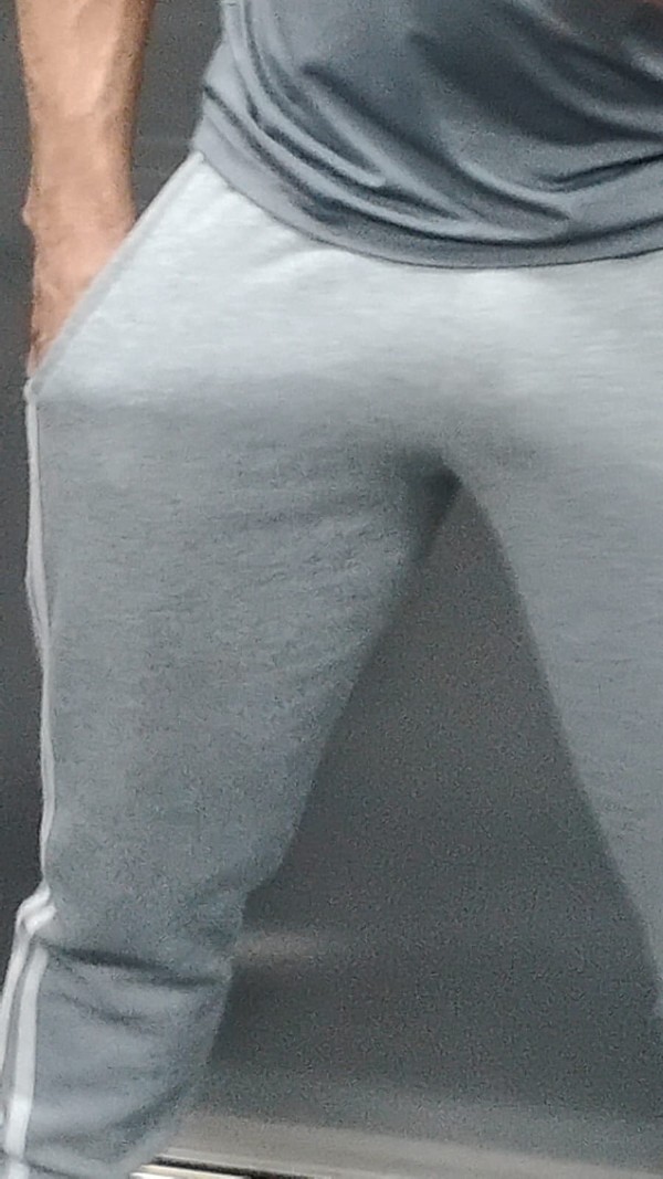 Foto 1 do Conto erotico: O gostoso do metro, me colocou pra mamar