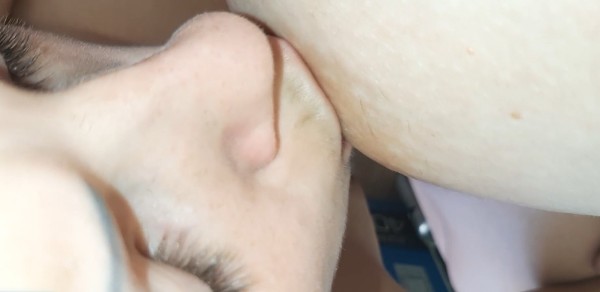 Foto 3 do Conto erotico: A língua da amiga