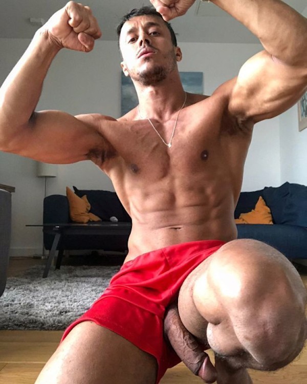 Foto 4 do Conto erotico: Cunhadinho precisou levar muita pica para amansar