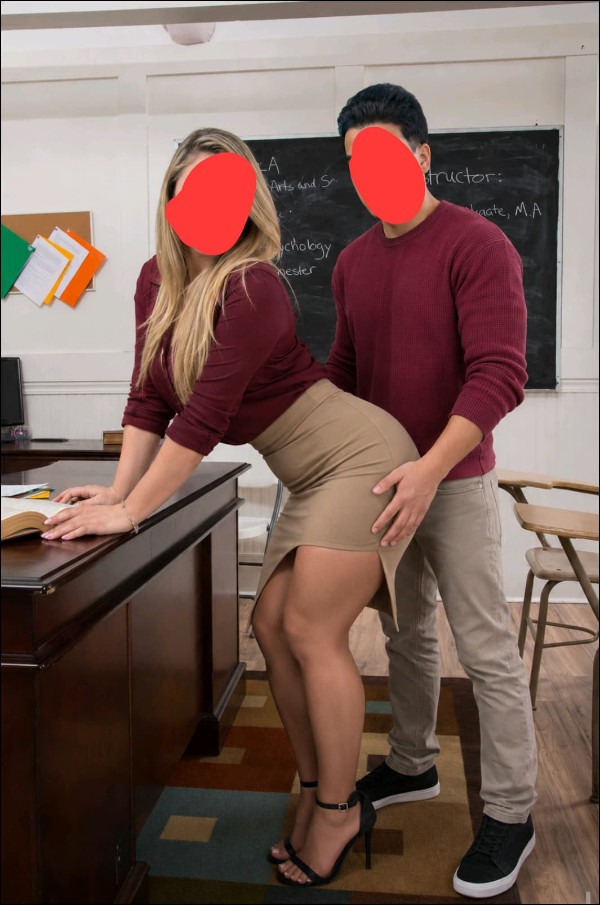 Foto 1 do Conto erotico: Sou professora e dei pro meu aluno gostoso ( parte 1 )