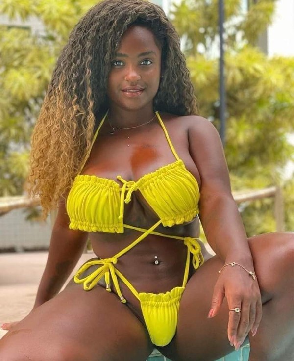 Foto 3 do Conto erotico: - * - * - A LINDA MARCELLA C. L. - - -