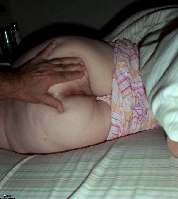 Foto 3 do Conto erotico: ESPOSA CHICOTEADA E FODIDA NO CU POR UM AMANTE, EU E OUTRO GAJO GAY CHUPAMO-NOS E ENGOLIMOS ESPERMA