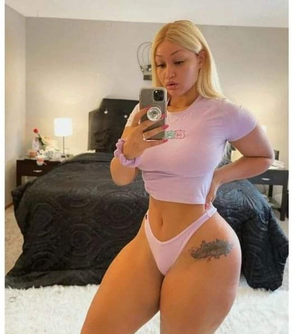 Foto 5 do Conto erotico: - * - * - A LINDA MARCELLA - - - -