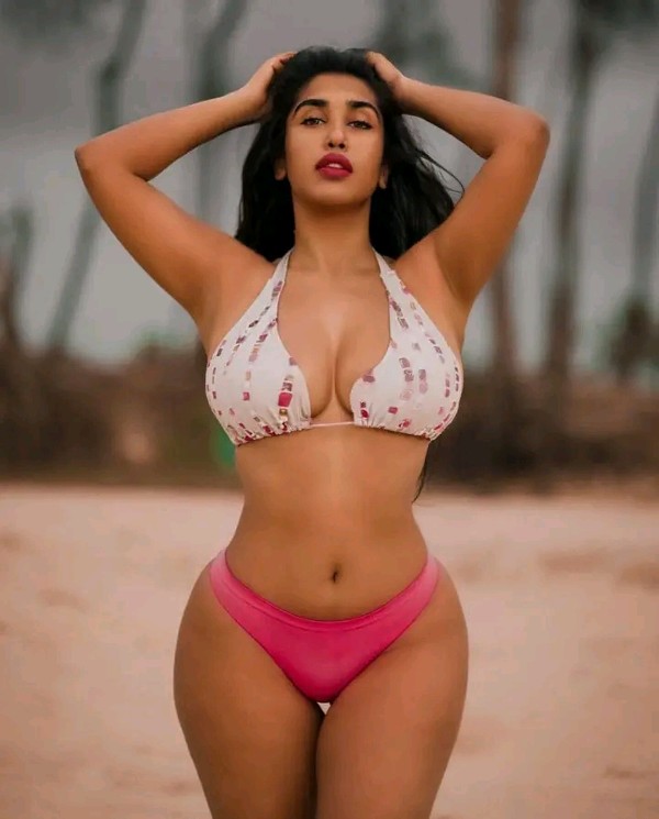 Foto 1 do Conto erotico: - * - A LINDA SABRINA ELIZABETH.