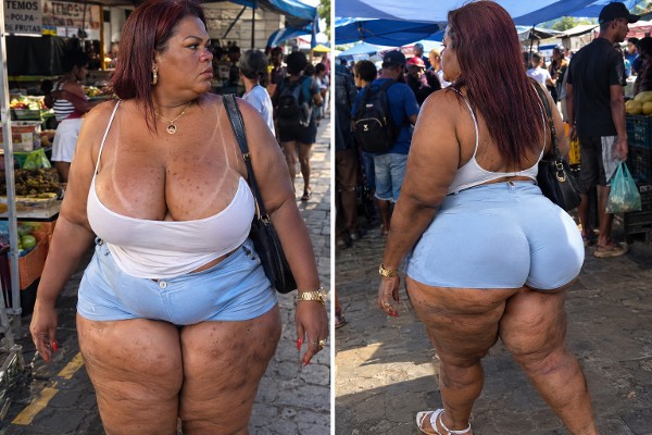 Foto 1 do Conto erotico: Senhora BBW Ruiva no Mercado de Shortinho Azul Insano..