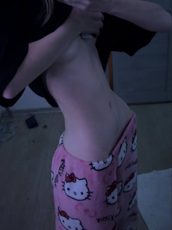 Foto 1 do Conto erotico: Fiz uma DP com os amigos do meu irmão enquanto ele estava no quarto