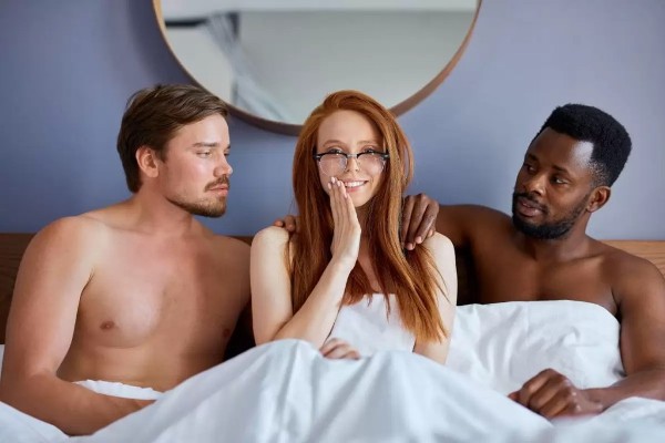 Foto 2 do Conto erotico: Viciei em casal cuck