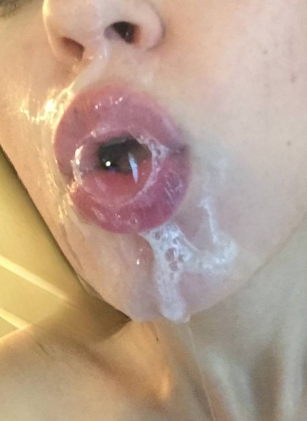 Foto 2 do Conto erotico: Eu adoro engolir esperma