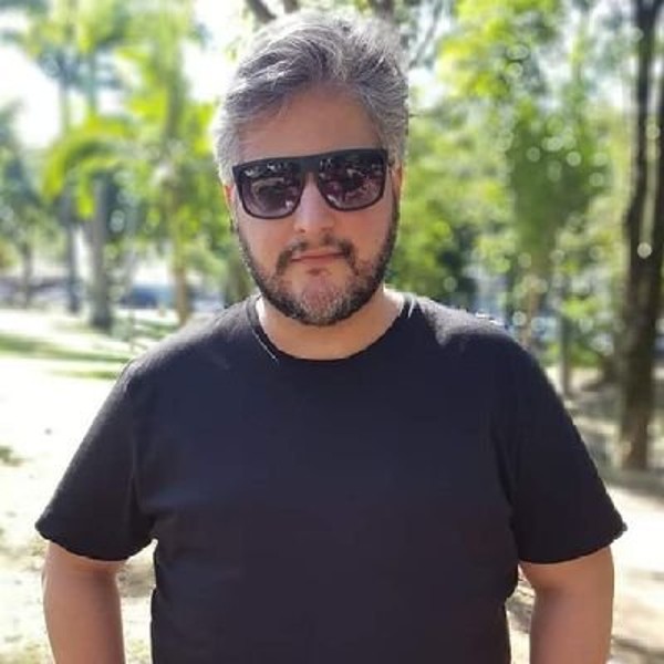 Foto 2 do Conto erotico: minhas ferias na praia de solimoes