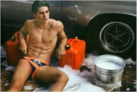 Foto 1 do Conto erotico: Lavando o carro com o vizinho