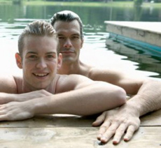 Foto 1 do Conto erotico: Brincadeira dos casados começou na piscina