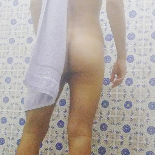 Foto 1 do Conto erotico: Perdendo a virgindade com o segurança