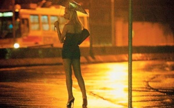 Foto 1 do Conto erotico: Minha primeira noite como prostituta - Chupeta